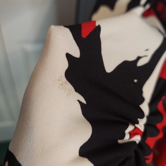 Premise Sharkbite Print Top/ Blouse Size Small - Picture 6 of 14